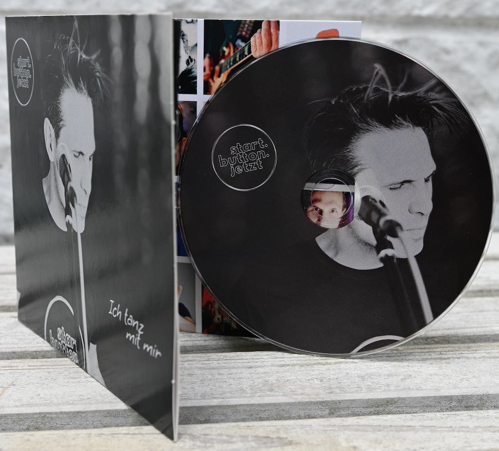 CD: Ich tanz mit mir (Deluxe-Version) - start.button.jetzt -> HANDSIGNIERT! – Bild 5